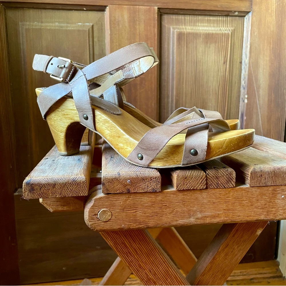 Preloved Anthro - Schuler & Sons scrumptious neutral leather wooden sole sandals